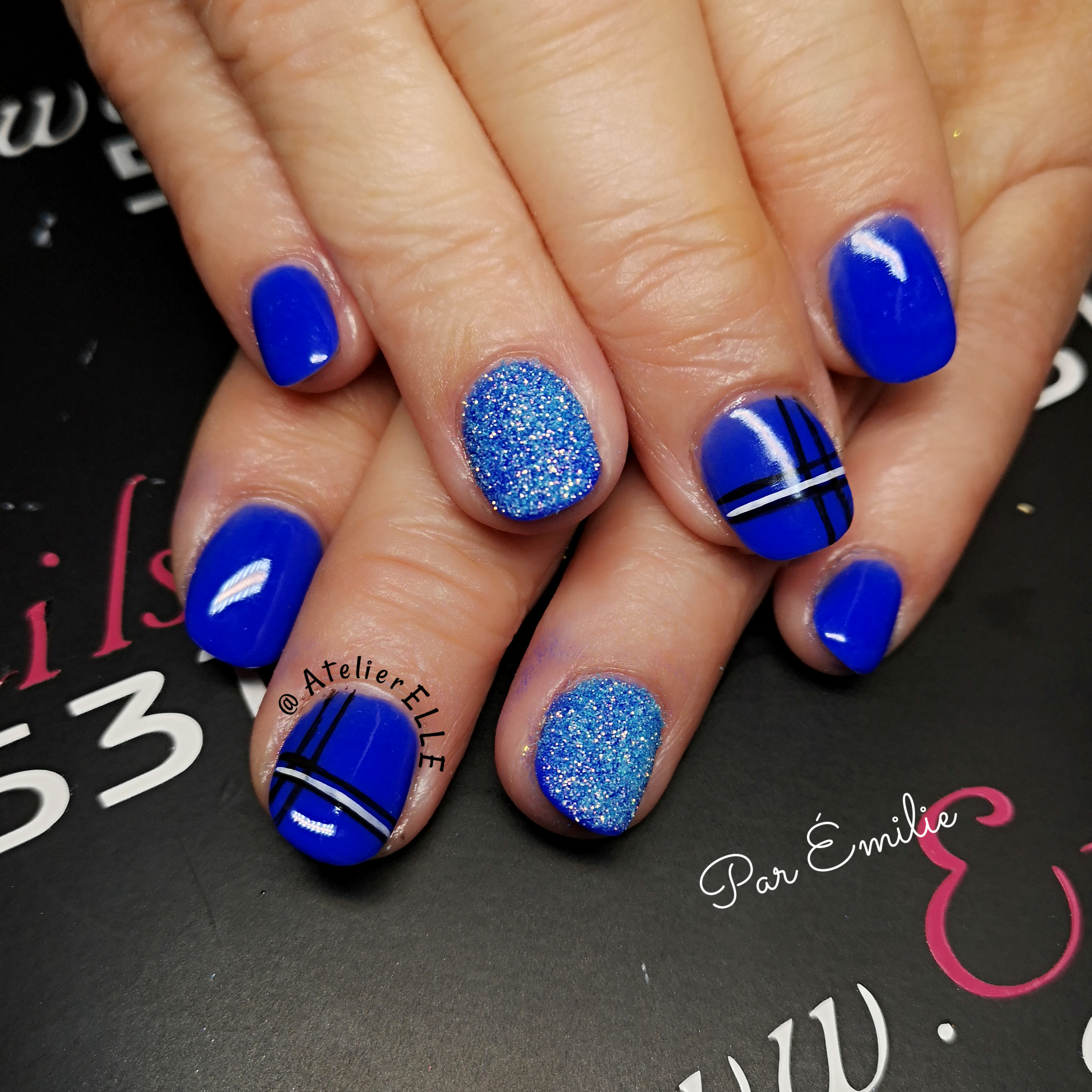 pose d'ongle resine et poudre turquoise